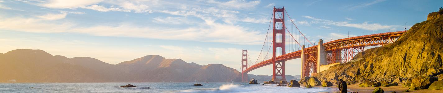 Classic panoramic view of famous Golden Gate Bridge, San Francisco, California, USA