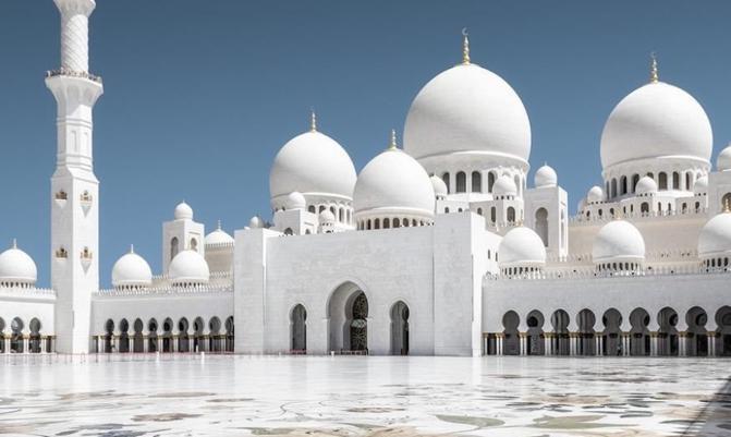 Grand mosque, UAE 