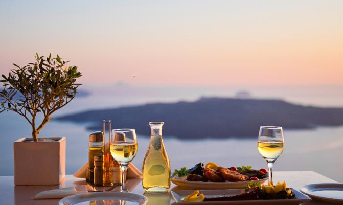 Greece, Santorini, restaurant on the beach
