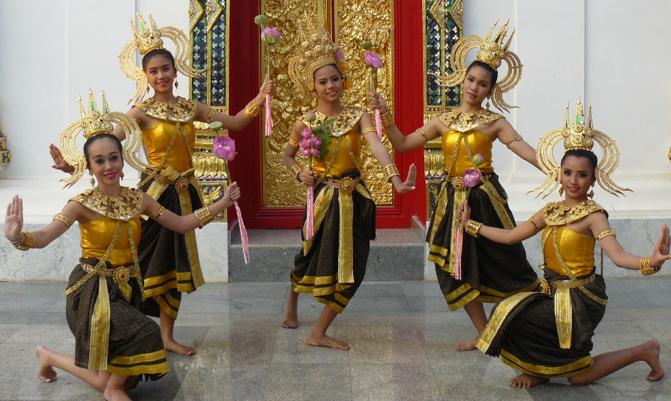 traditional dance in thailand