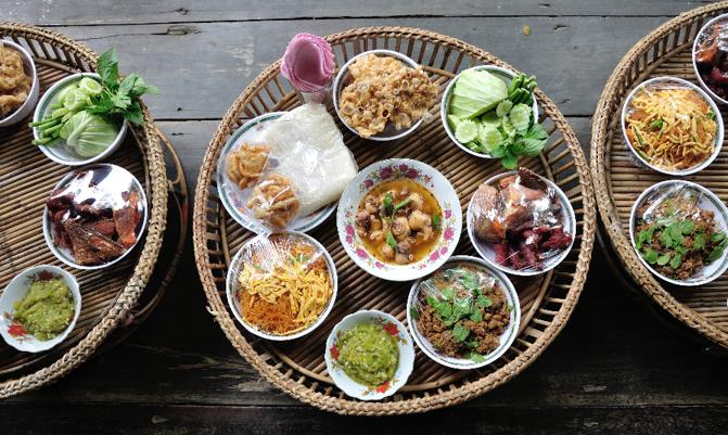 Kantoke, traditionally meal set was popular in North of Thailand, particularly Chiang Mai.